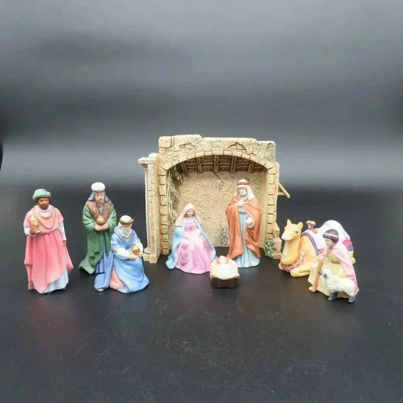AVON ''O HOLY NIGHT'' Complete 9 Pc JESUS NATIVITY SET w/ Boxes Vintage 1989/90 - Picture 1 of 6